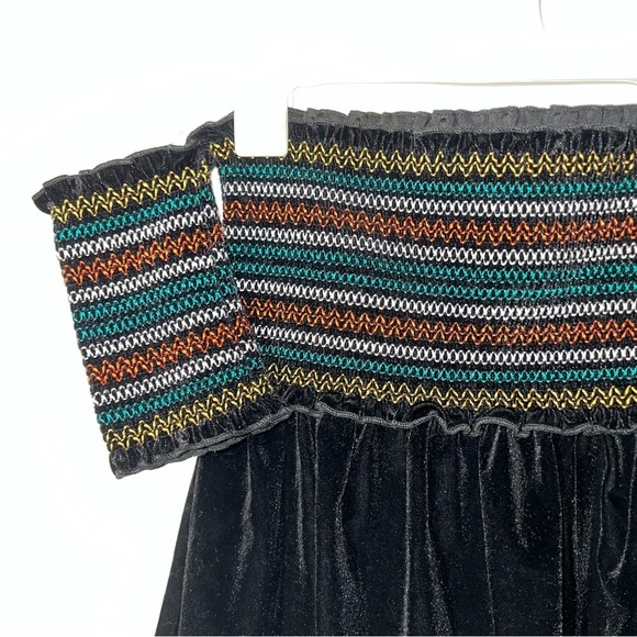 Fashion Nova Festive Off The Shoulder Velvety Top Size XS Black Ruffle Trim - Picture 2 of 8